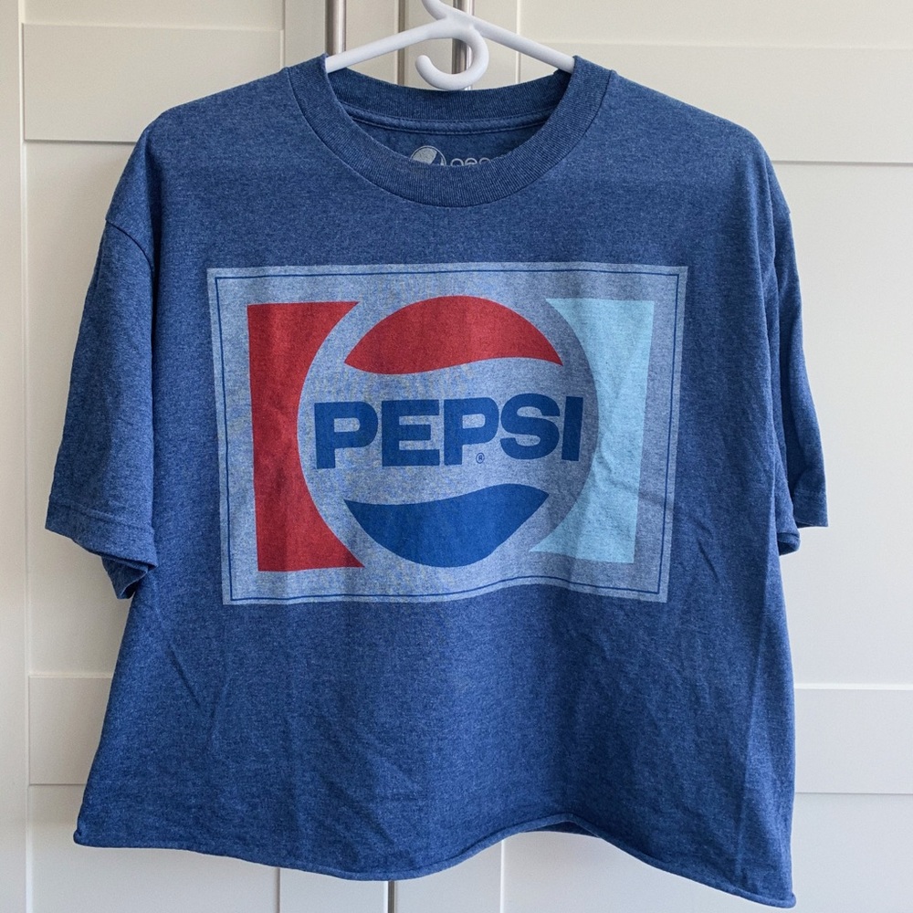 Cropped Branded Pepsi t-shirt